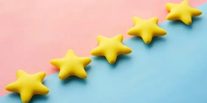 5 csillag jelképezi az online marketing folyamatát